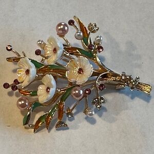 Flower Bouquet Brooch w/Pink & White Pearls and Crystals Gold Tone Setting NEW